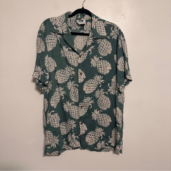 Hilo Hattie Pineapple Print Hawaiian Button-Up Shirt size Large - Picture 1 of 5